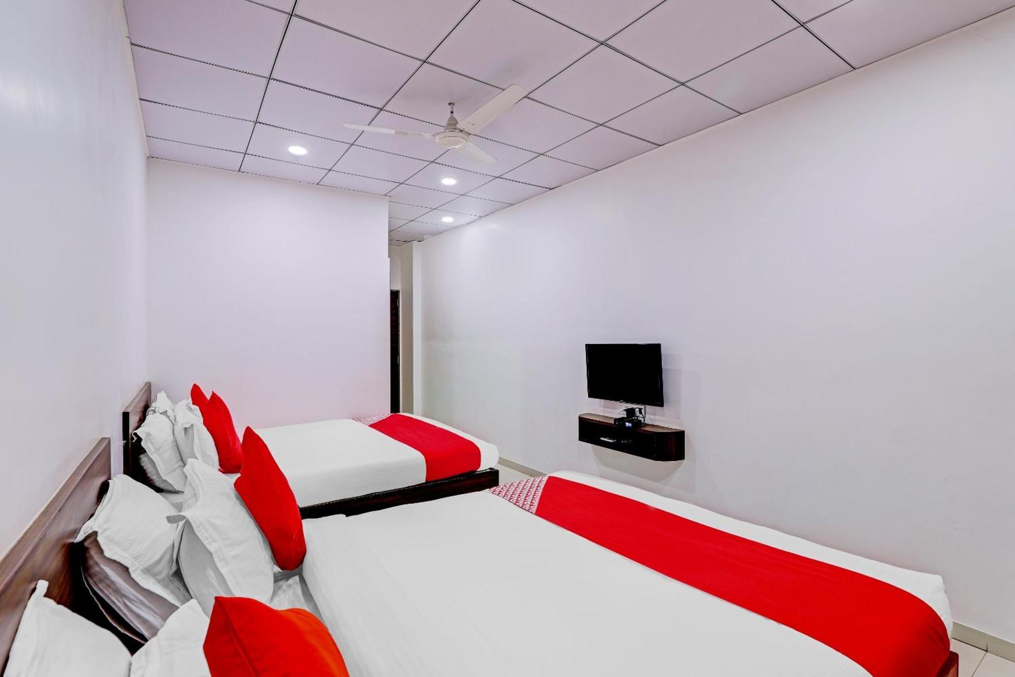 Hotel O Rishta And Jahan Banquet And Rooms Bhatha Exteriör bild
