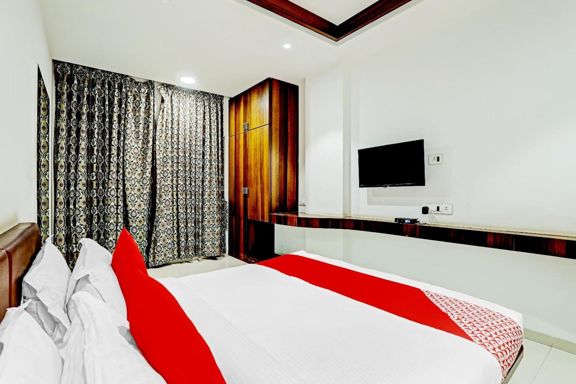 Hotel O Rishta And Jahan Banquet And Rooms Bhatha Exteriör bild